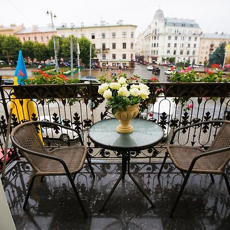 Allureinn Hotel And Spa Tsjernivtsi Eksteriør bilde