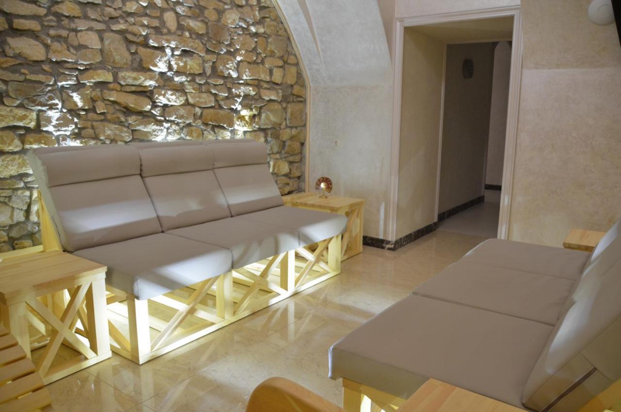 Allureinn Hotel And Spa Tsjernivtsi Eksteriør bilde