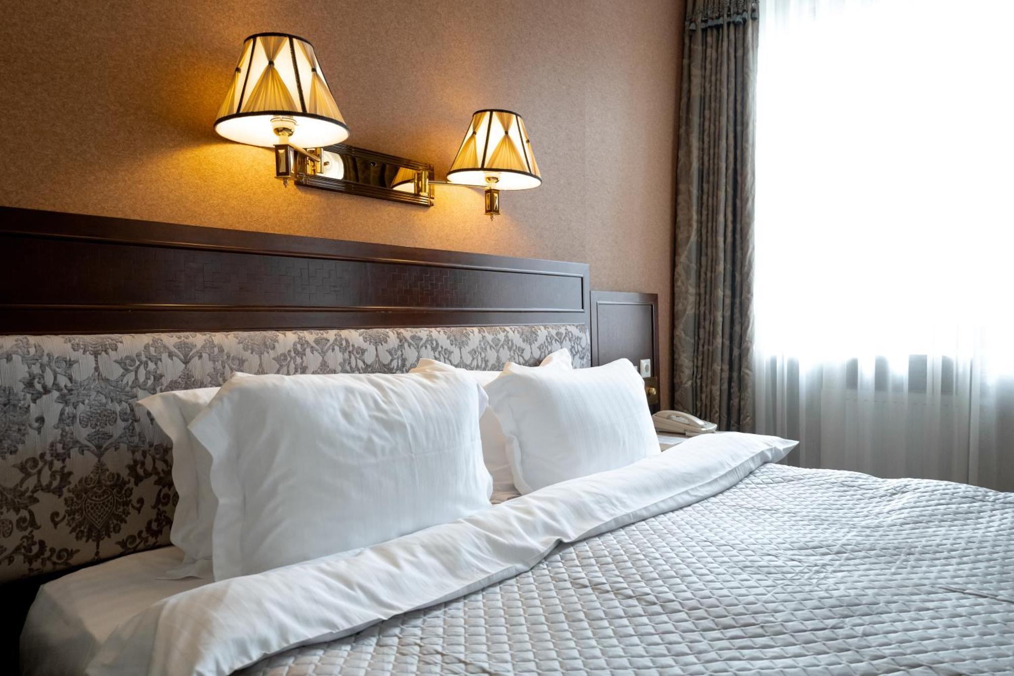 Allureinn Hotel And Spa Tsjernivtsi Eksteriør bilde