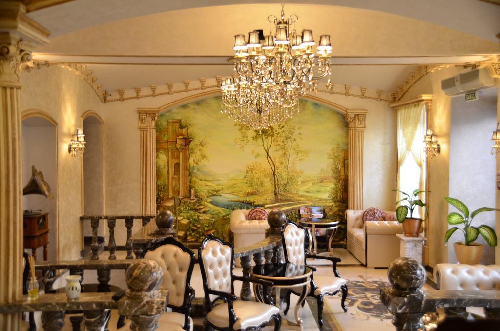 Allureinn Hotel And Spa Tsjernivtsi Eksteriør bilde
