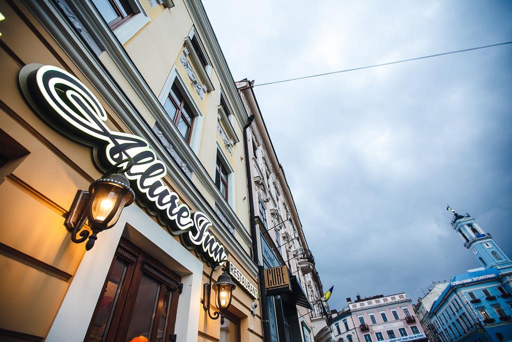 Allureinn Hotel And Spa Tsjernivtsi Eksteriør bilde