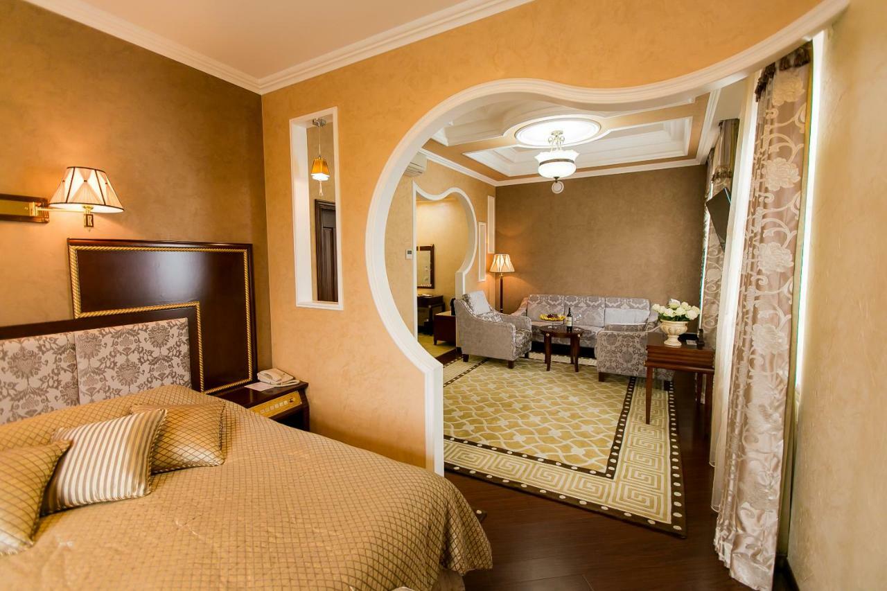 Allureinn Hotel And Spa Tsjernivtsi Eksteriør bilde