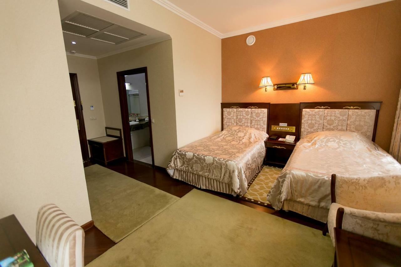 Allureinn Hotel And Spa Tsjernivtsi Eksteriør bilde