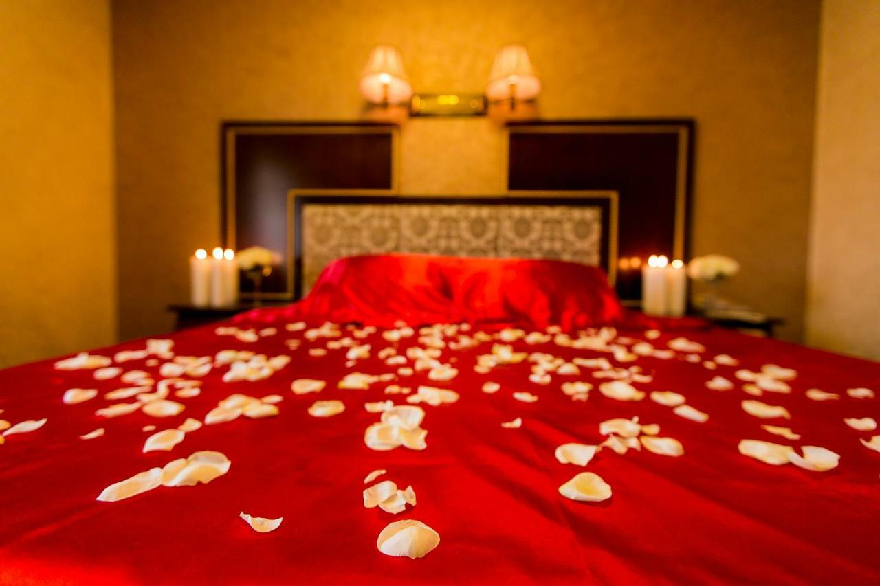 Allureinn Hotel And Spa Tsjernivtsi Eksteriør bilde
