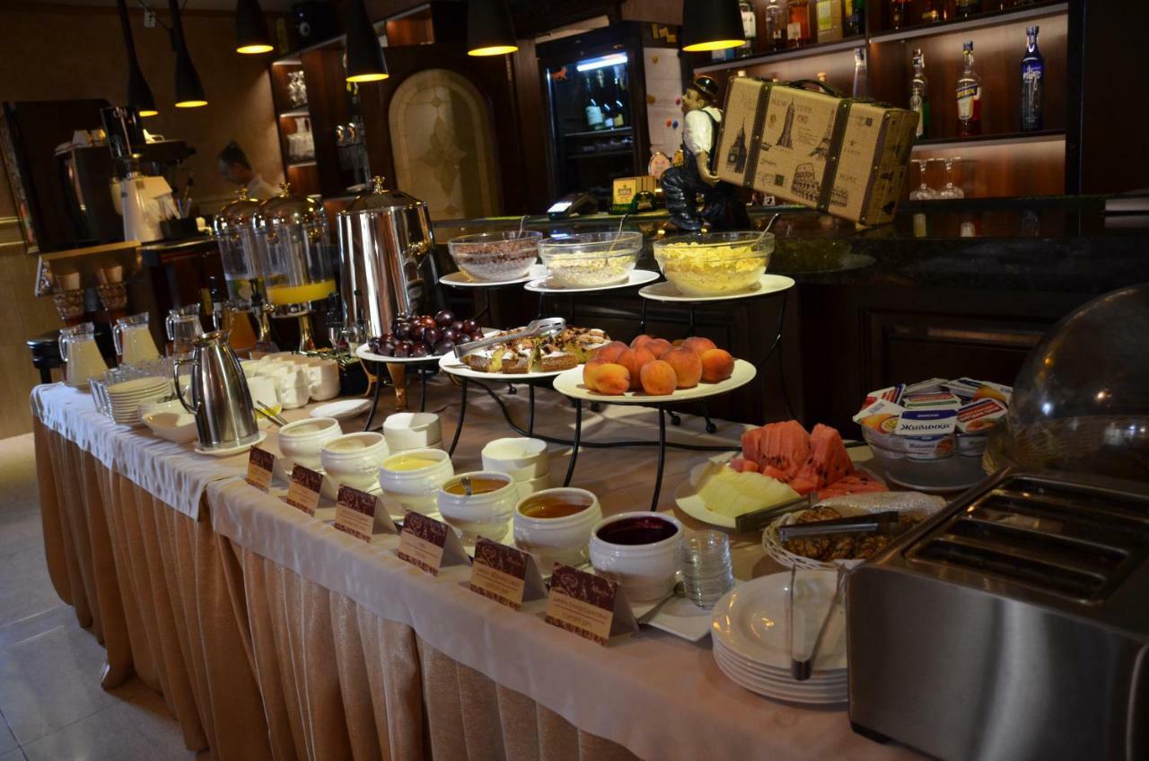 Allureinn Hotel And Spa Tsjernivtsi Eksteriør bilde