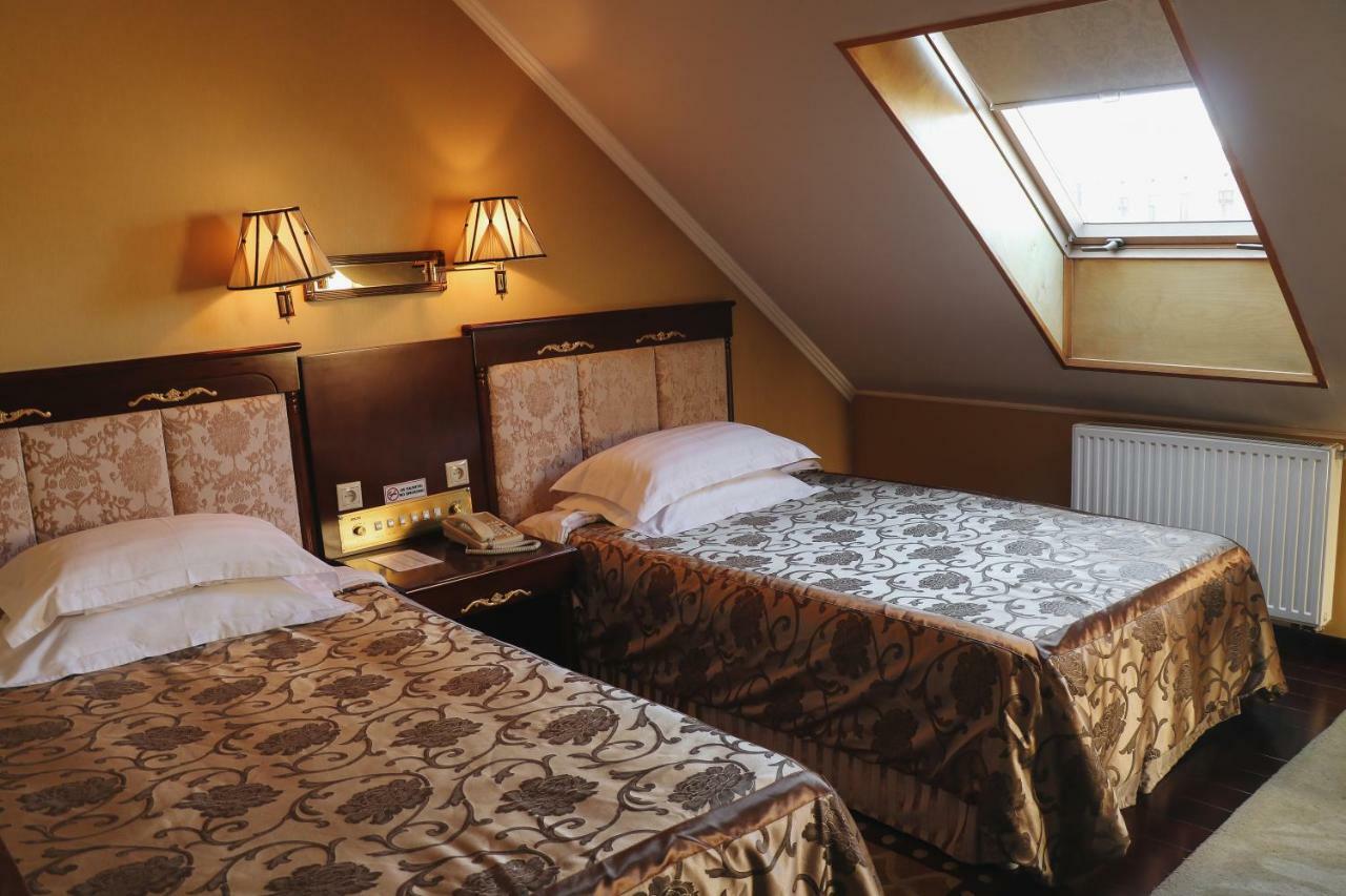 Allureinn Hotel And Spa Tsjernivtsi Eksteriør bilde